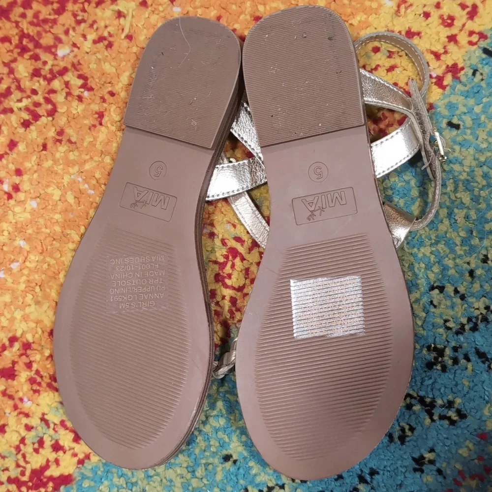 MIA Girls Metallic Gold Braided T Strap Sandals Size 5